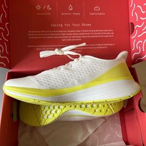 Lane-Eight Woman’s The Relay Trainer New - Woman’s 8